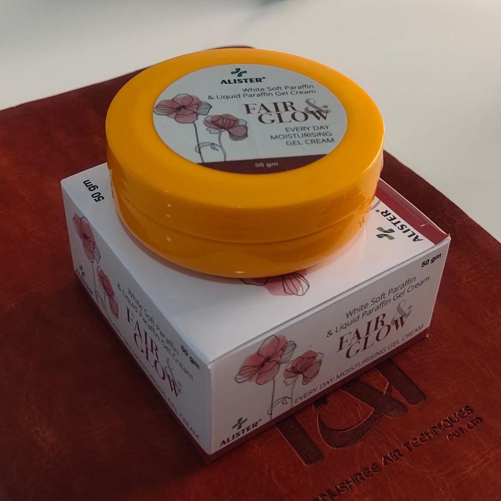 White Soft Paraffin 13.2% & Light Liquid paraffin 10.2% Moisturiser Night Cream