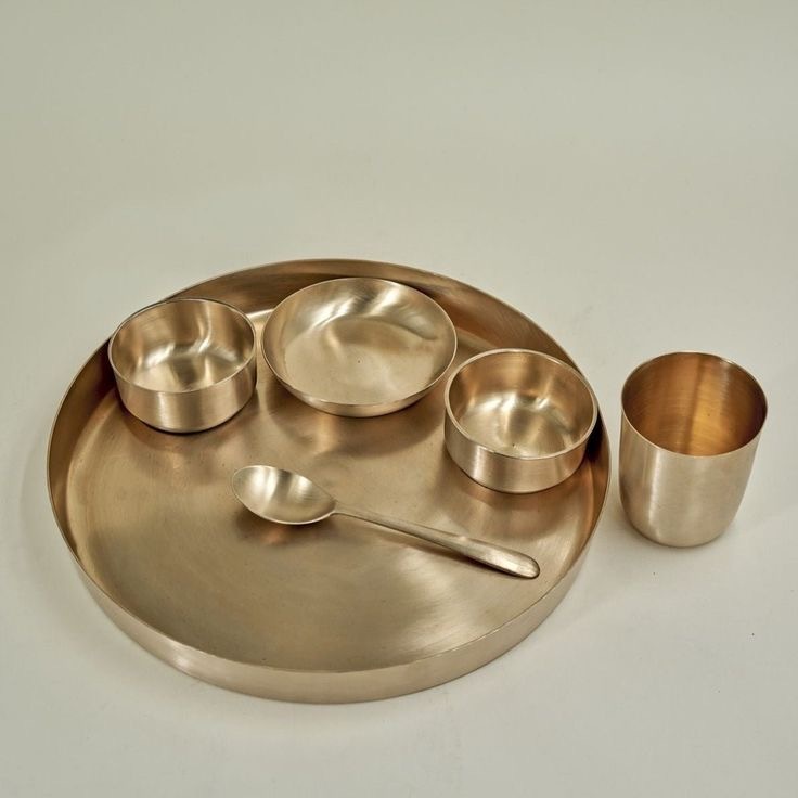 Brass Pooja Thali - Shape: Round / Traditional