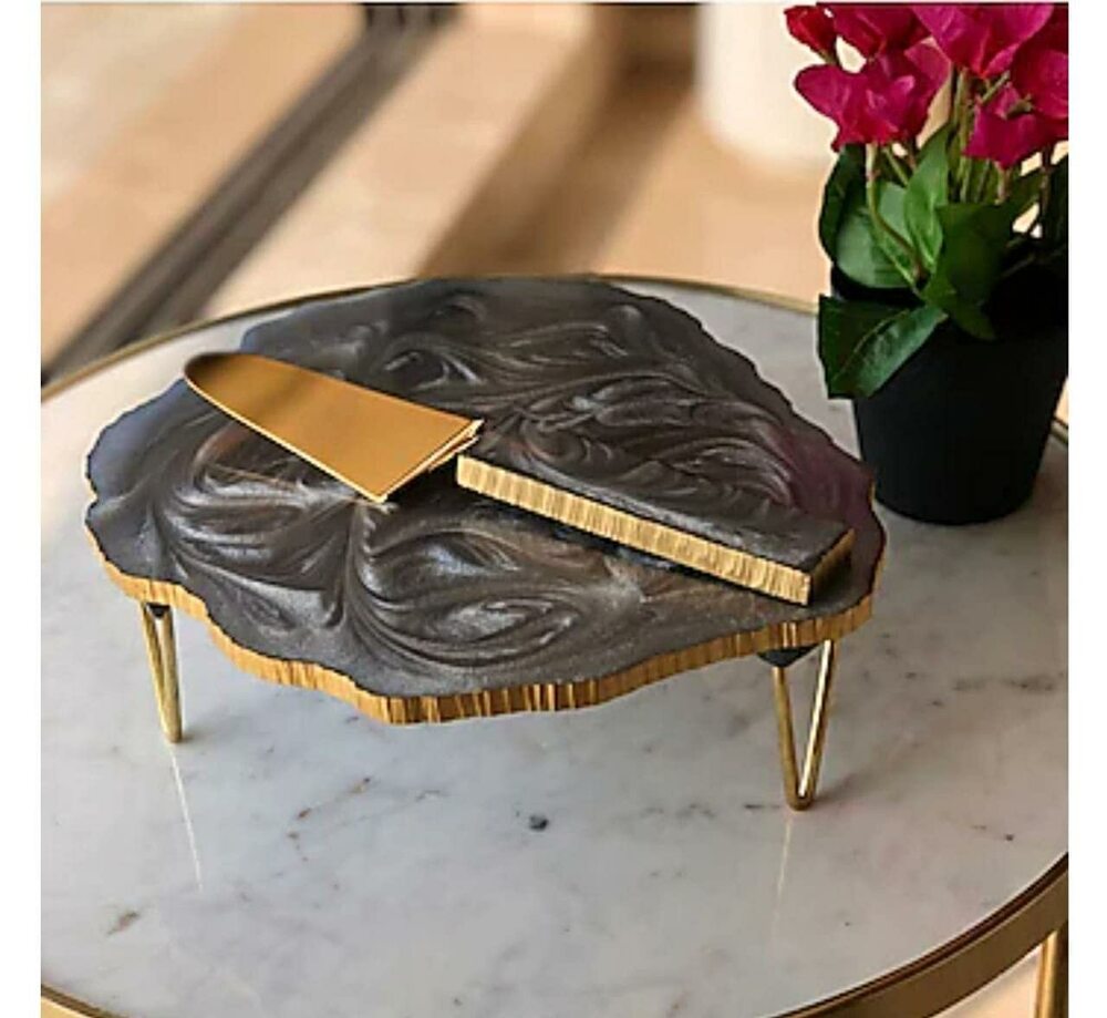 Resin Cake Stand - Color: Multicolor / Custom