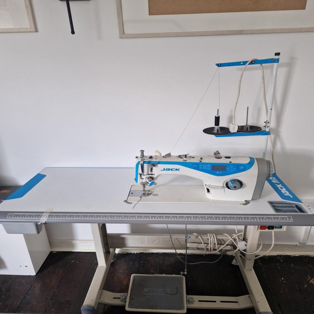 JACK A4 Series Lockstitch Industrial Sewing Machine