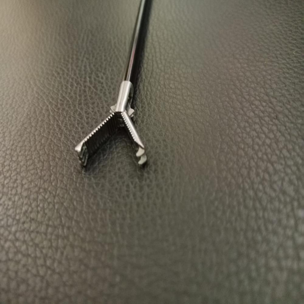 Toothed grasperStainless Steel Laparoscopic Rat Tooth Grasper Tooth Grasper Forceps