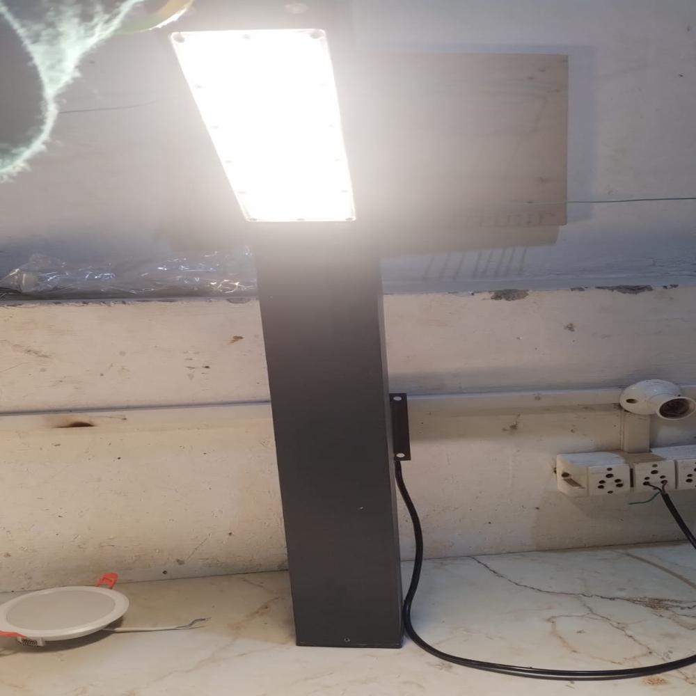 60W LED Street Light Lens Top Wall Mount (60W)