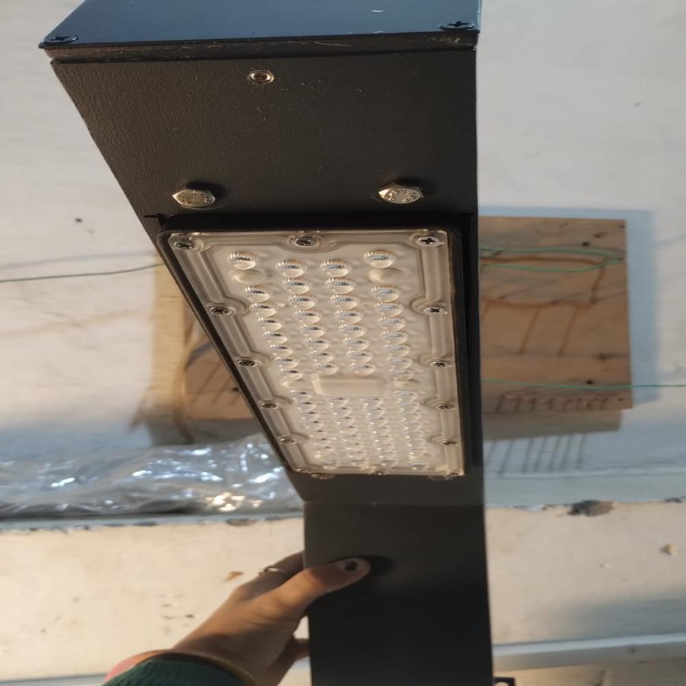 60W LED Street Light Lens Top Wall Mount (60W)