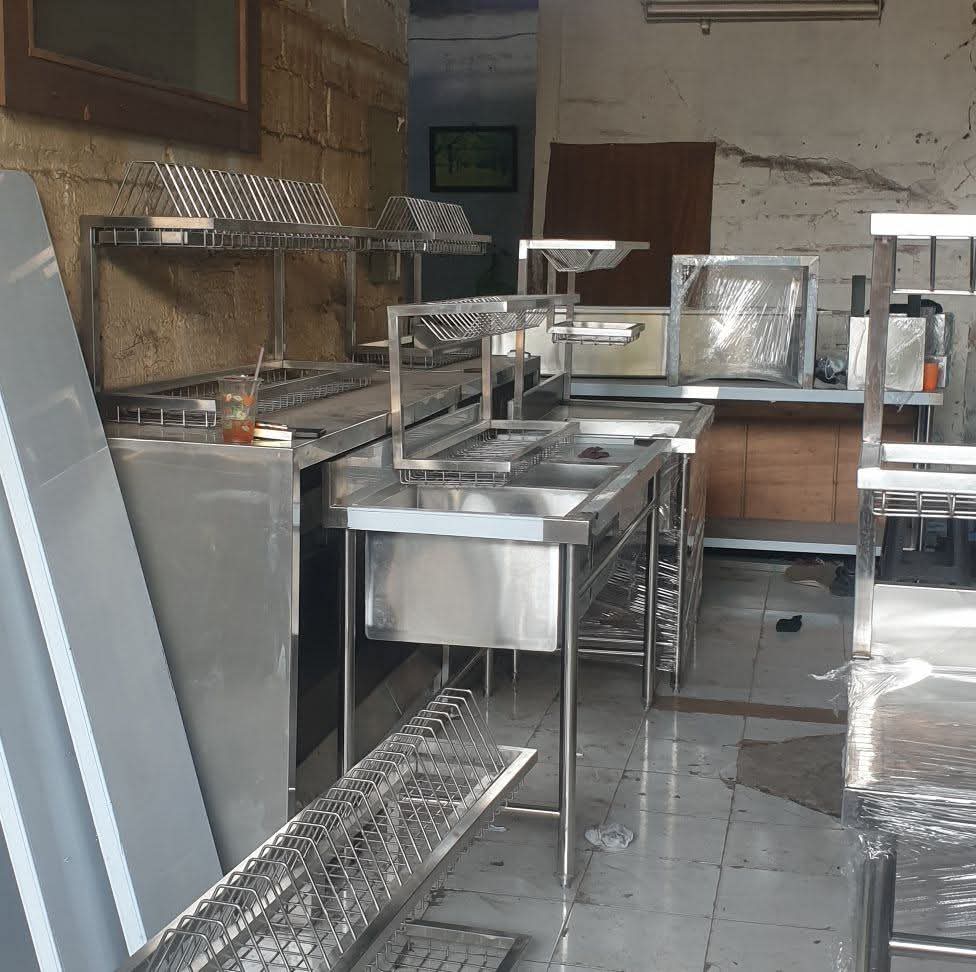 Hospital kitchen equipment