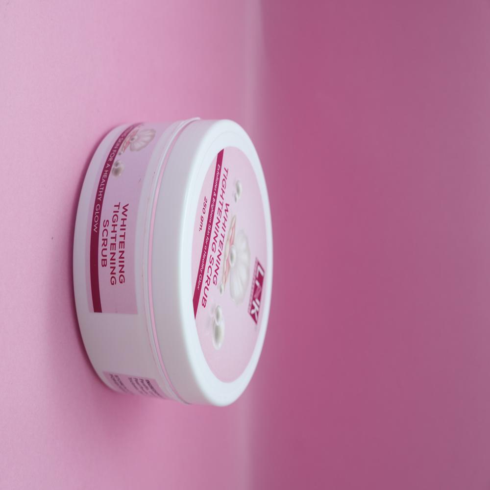 Whitening & Tightening Scrub