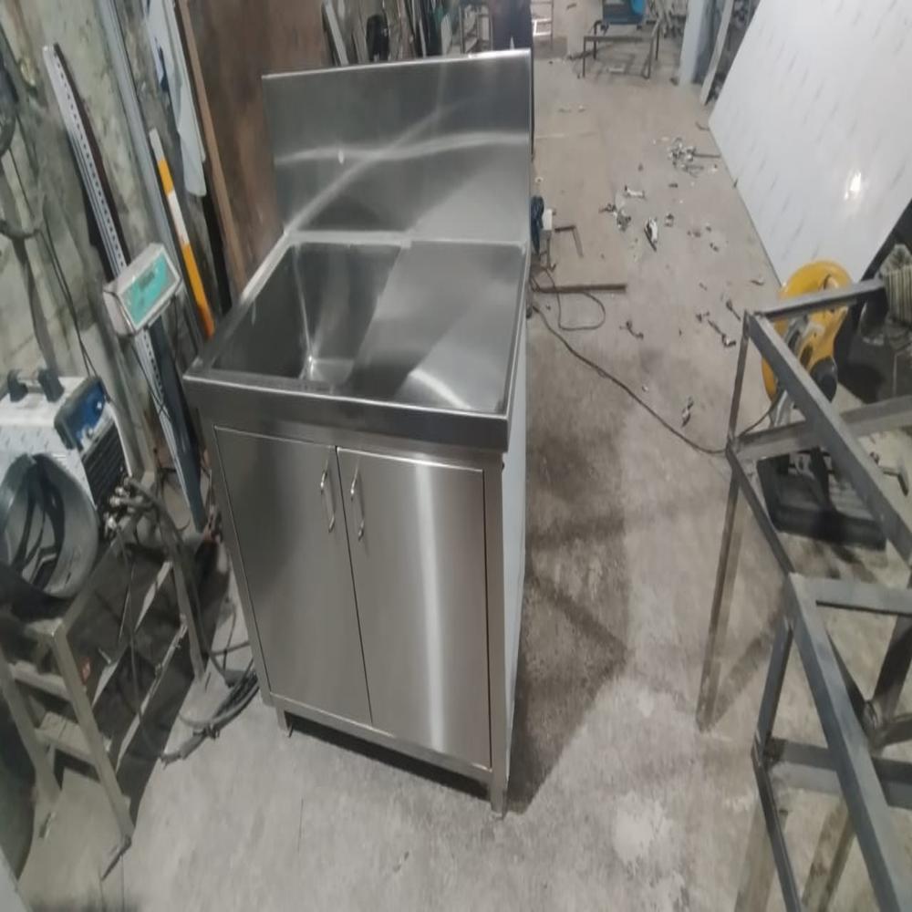 Stainless steel kitchen sink
