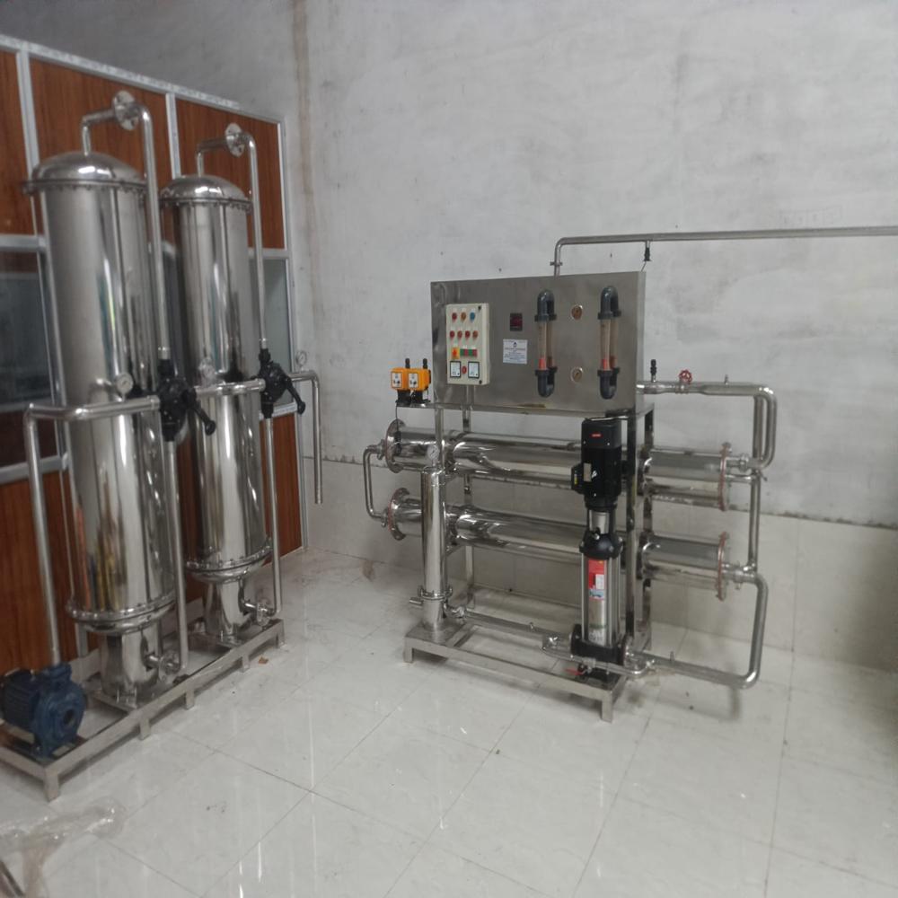 WATER BOTTLE PACKING MACHINE 