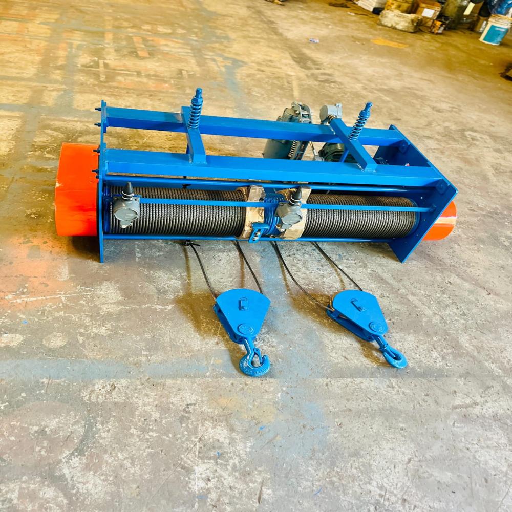 110V Base Mounted Hoist - Metal Housing, 6-8m Chain, Blue, Pendant Control, Heavy Duty