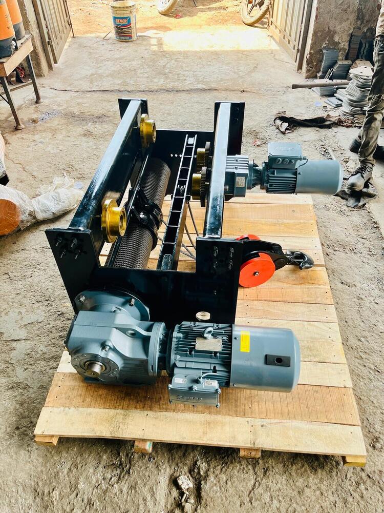 6M Wire Rope Hoist - Maximum Lifting Height: 6 M