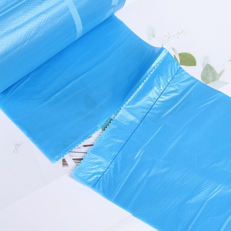 Blue garbage bag roll 17x19