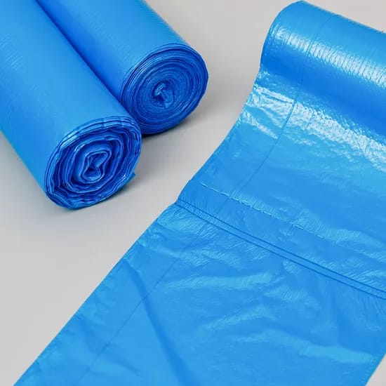 Blue garbage bag roll 17x19