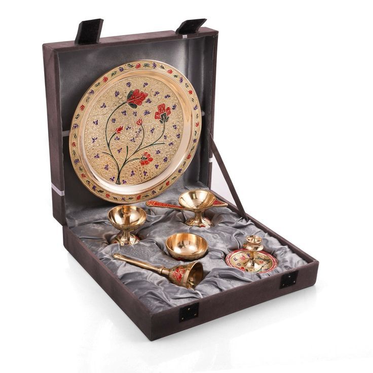 Brass Pooja Thali - Shape: Round / Traditional