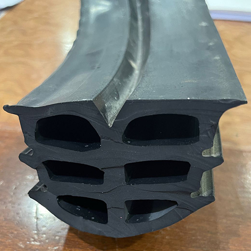 Compression Rubber Seal - Epdm Rubber, 8mm Thickness, Black, Astm D2000, 605 Shore A, Fire Resistant Option, Water And Ozone Resistant