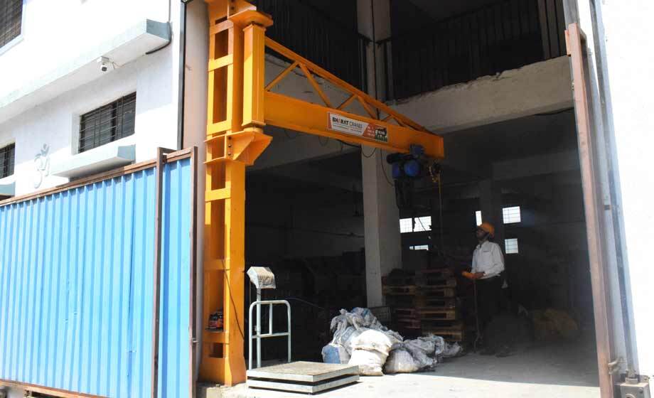 Pillar Mounted Jib Crane - Mild Steel, 5 Ton, 8m Span | 360â° Rotation, Electric Hoist, Corrosion-resistant Finish