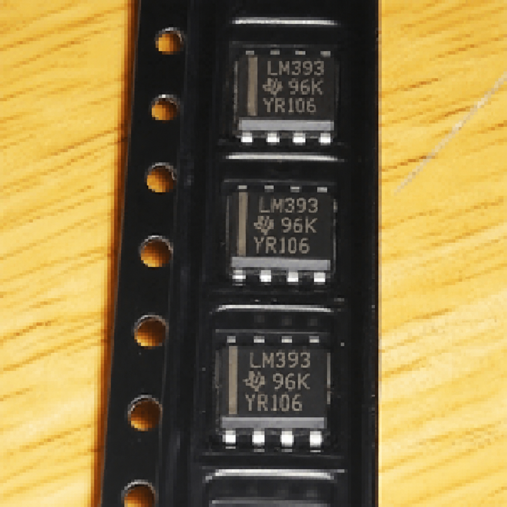 LM393 Dual Voltage Comparator IC