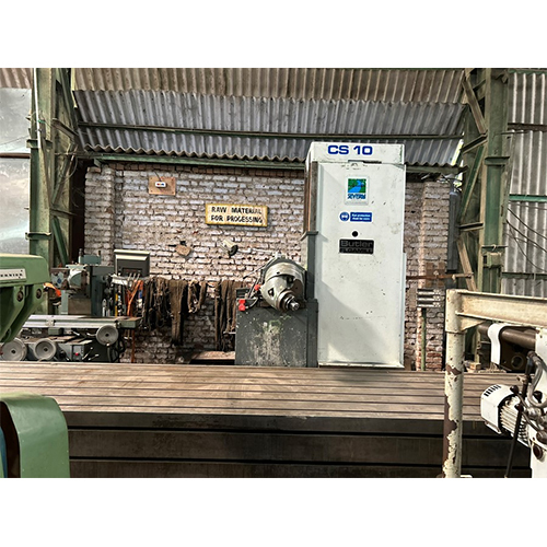 ELGAMILL CS10 Used Bed Milling Machine - Cast Iron, Large Table, White Grey | Semi-Automatic, Variable Spindle Speed, Integrated Coolant System