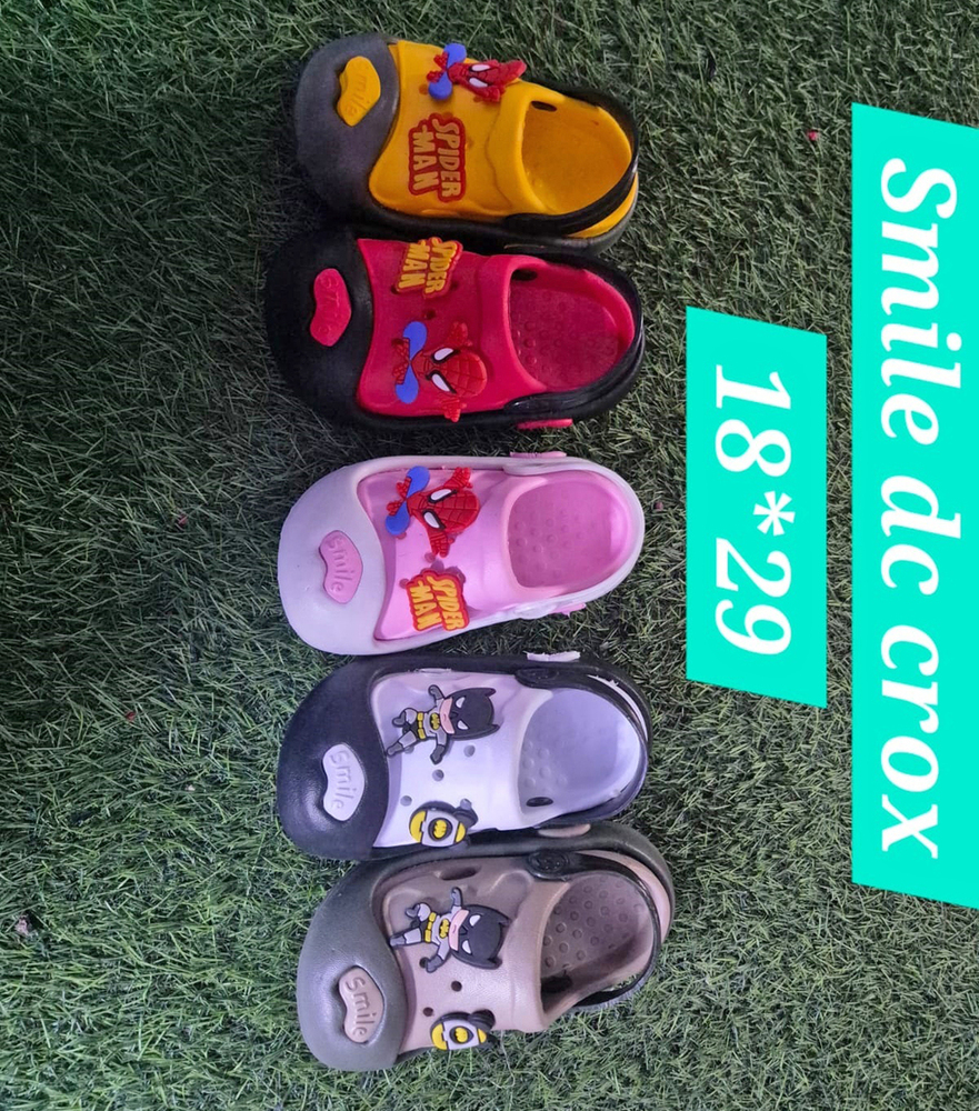 18x29 Kids Smile DC Crocs