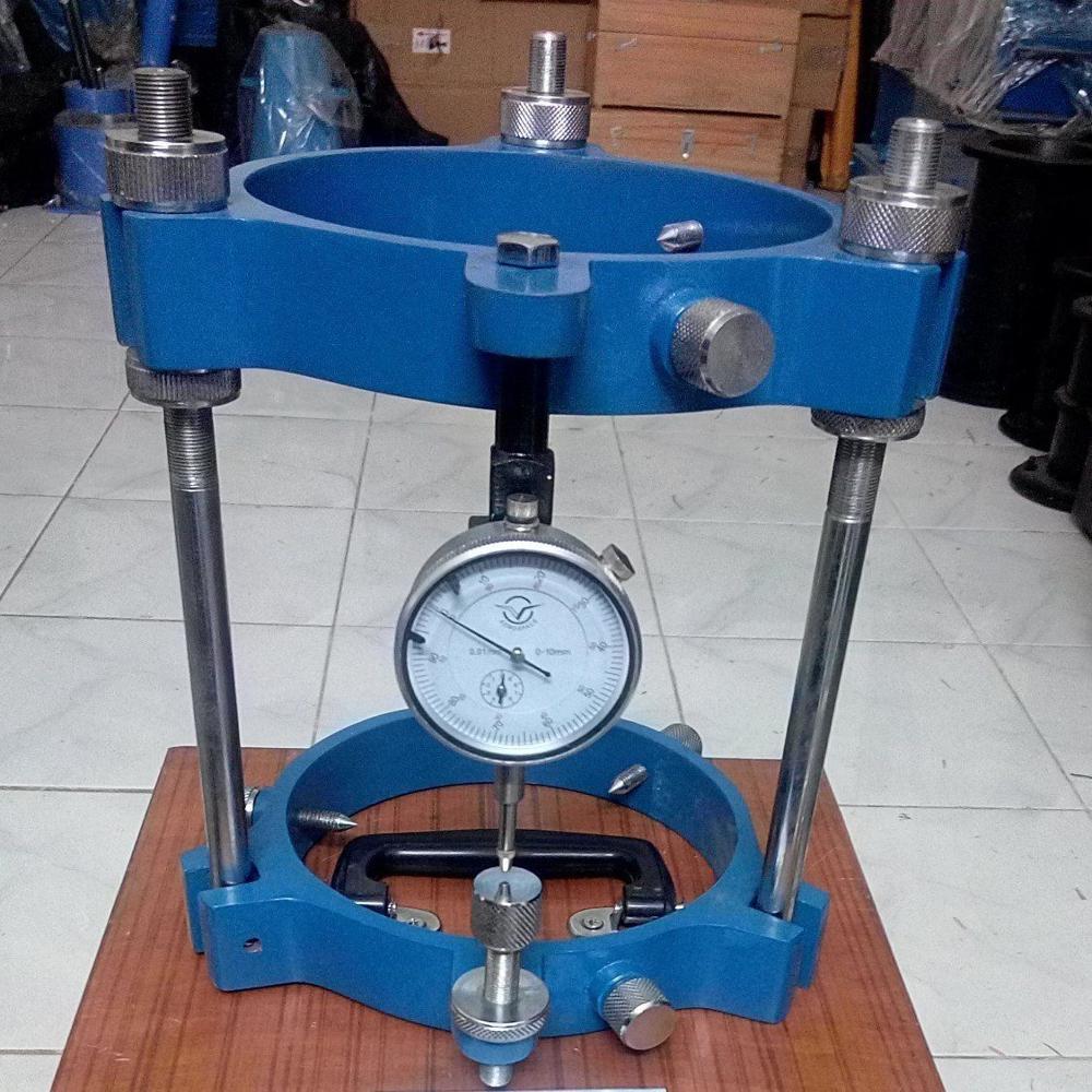 Longitudinal Compressometer - Steel Material, Blue Color | Manual Control System, 1 Year Warranty, Ideal For Concrete Testing