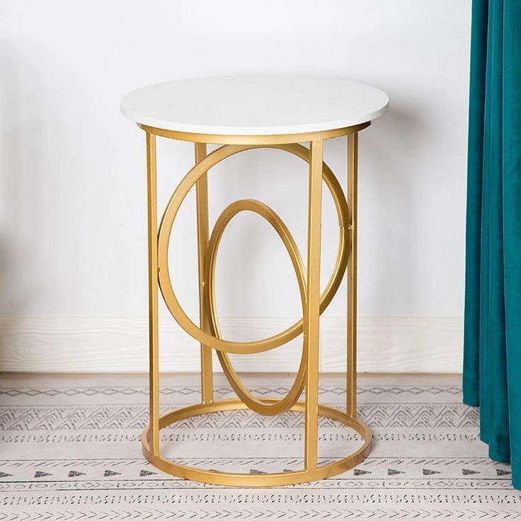 Iron Table - Color: Black / Metallic / Painted