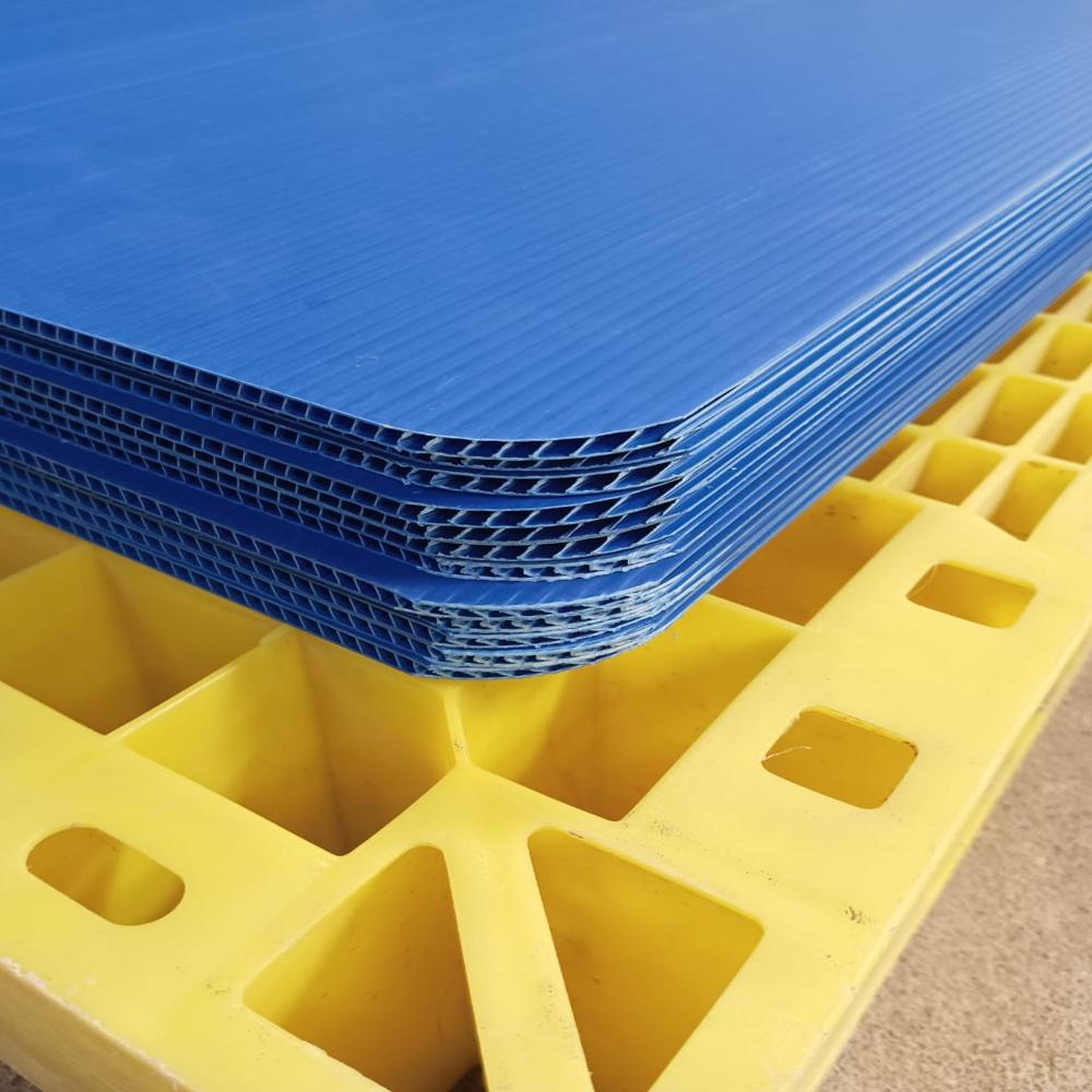 Corrugated Plastics Layer Pad Sheet - Color: Blue