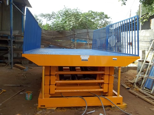 कैंची लिफ्ट्स