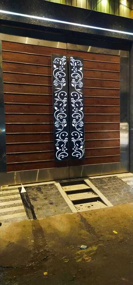 Stainless Steel And Fanta Max Sheet Gate