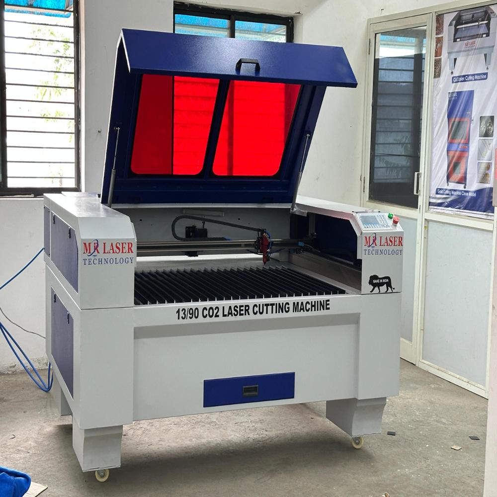CO2 Laser Cutting Machine