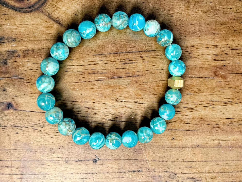 TURQOUISE BRACELET WITH BRASS BEADS