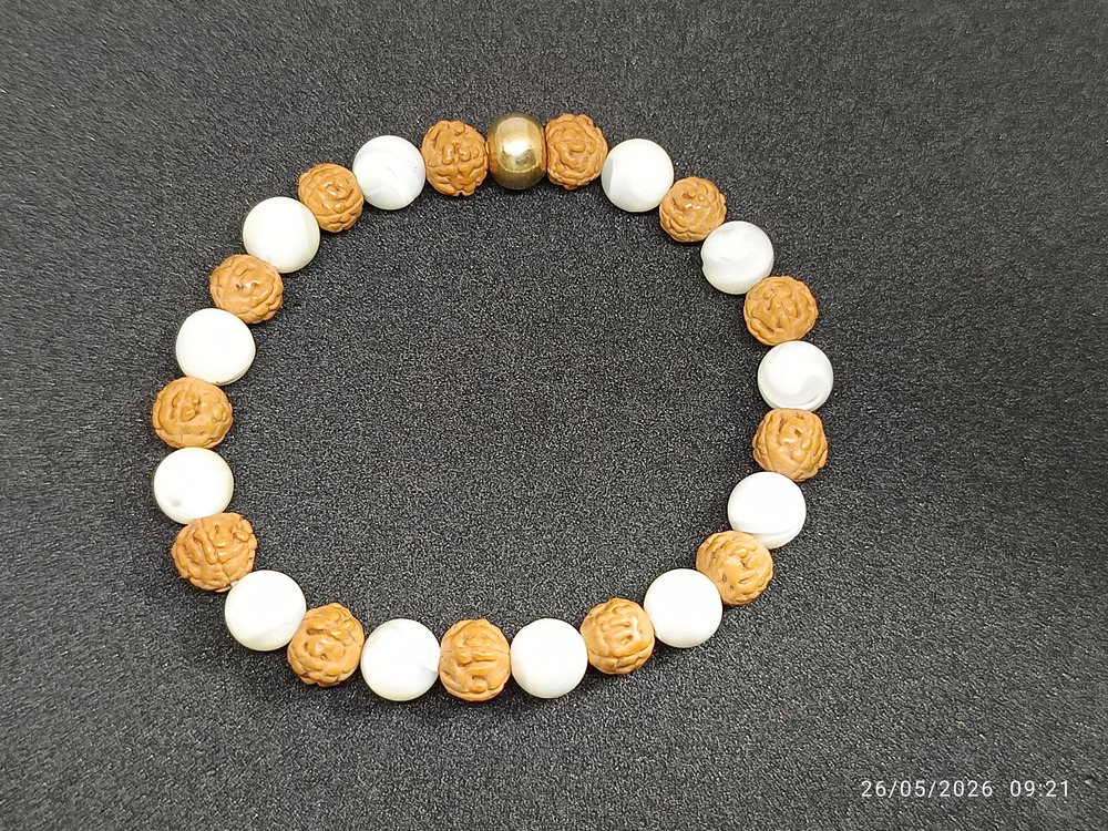 MOTHER OF PEARL & RUDRAKSHA BRACELET 8 MM