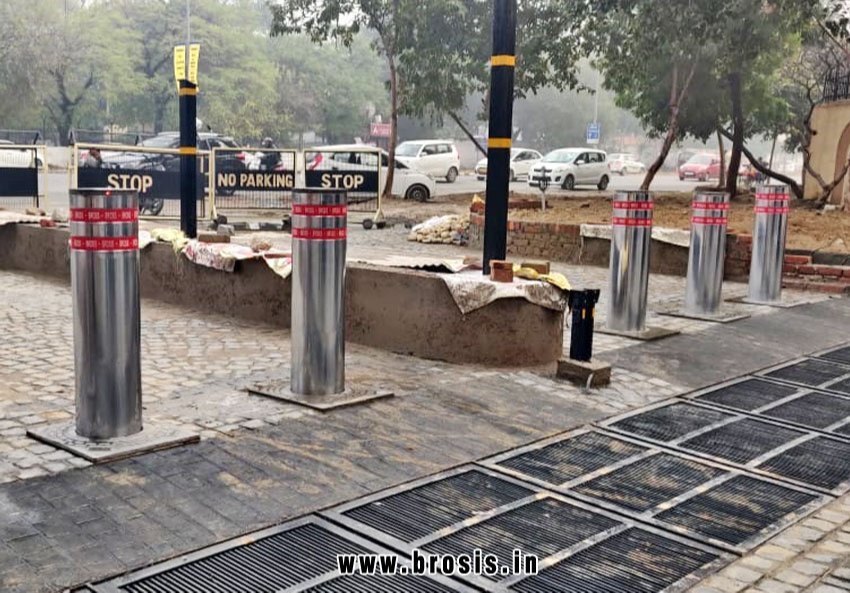 Force B8 K8 Crash Rated Bollards