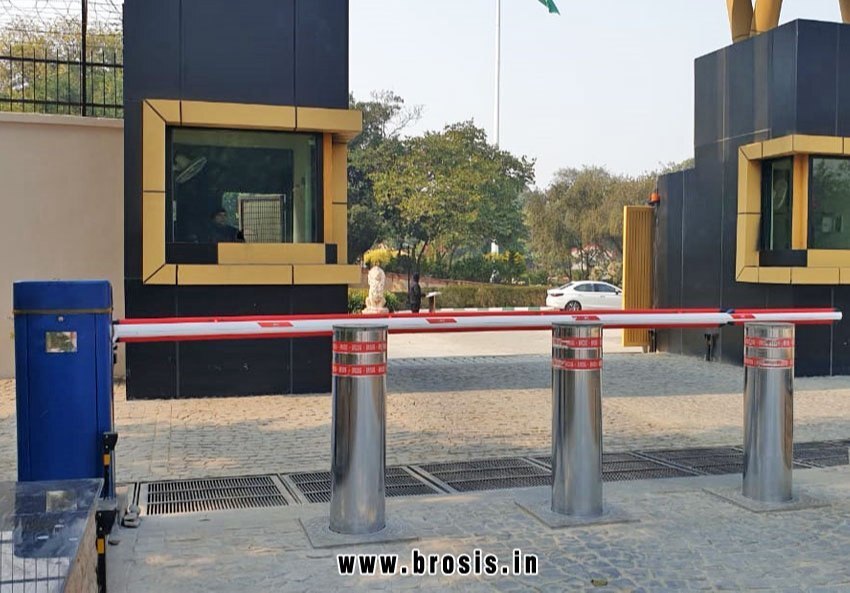 K12 Crash Rated Hydraulic Bollards