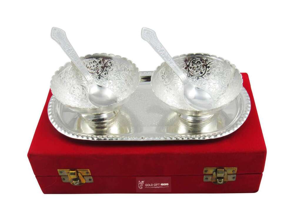 Metal Round Brass Bowl Gift Set - Color: Silver