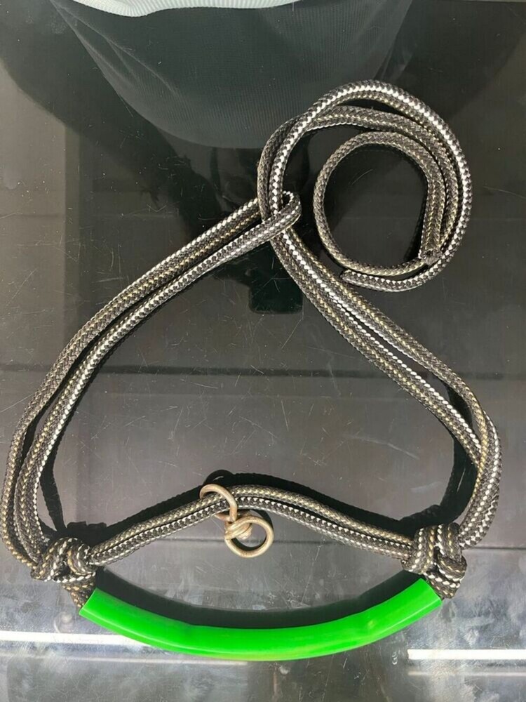 COW ROPE HELTER