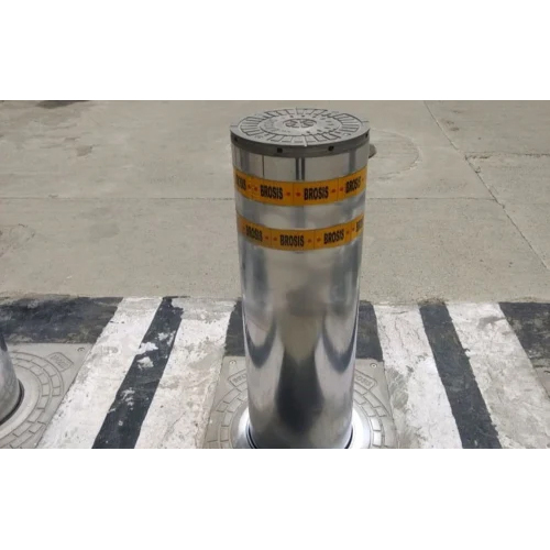 Active Blocking Bollard
