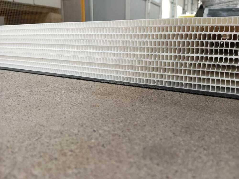 Pp Corrugated Sheet Factory - Color: White