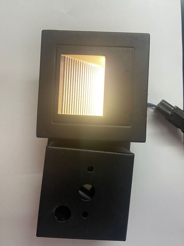 Foot Light - Color: Ww