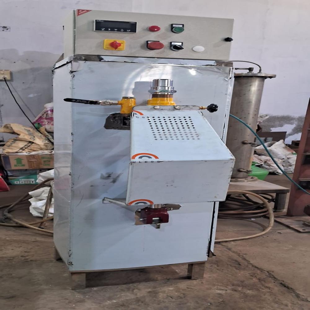 Glass bottle filling machine