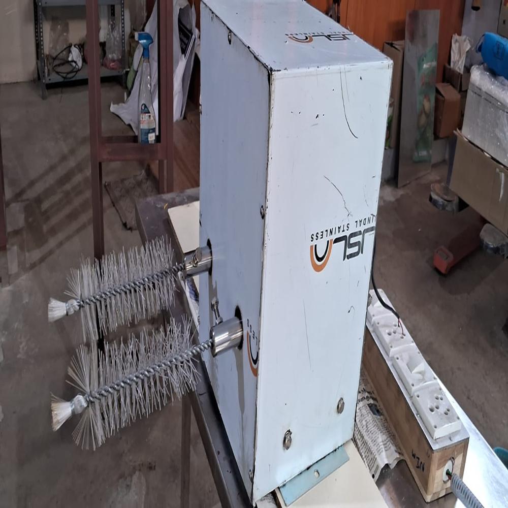 Ss 4 Nos Bottle Bresh Machine - Stainless Steel, 400x300x550 mm, Nylon Spiral Brushes | Automatic, Rotary Brush, Electrical Overload Protection
