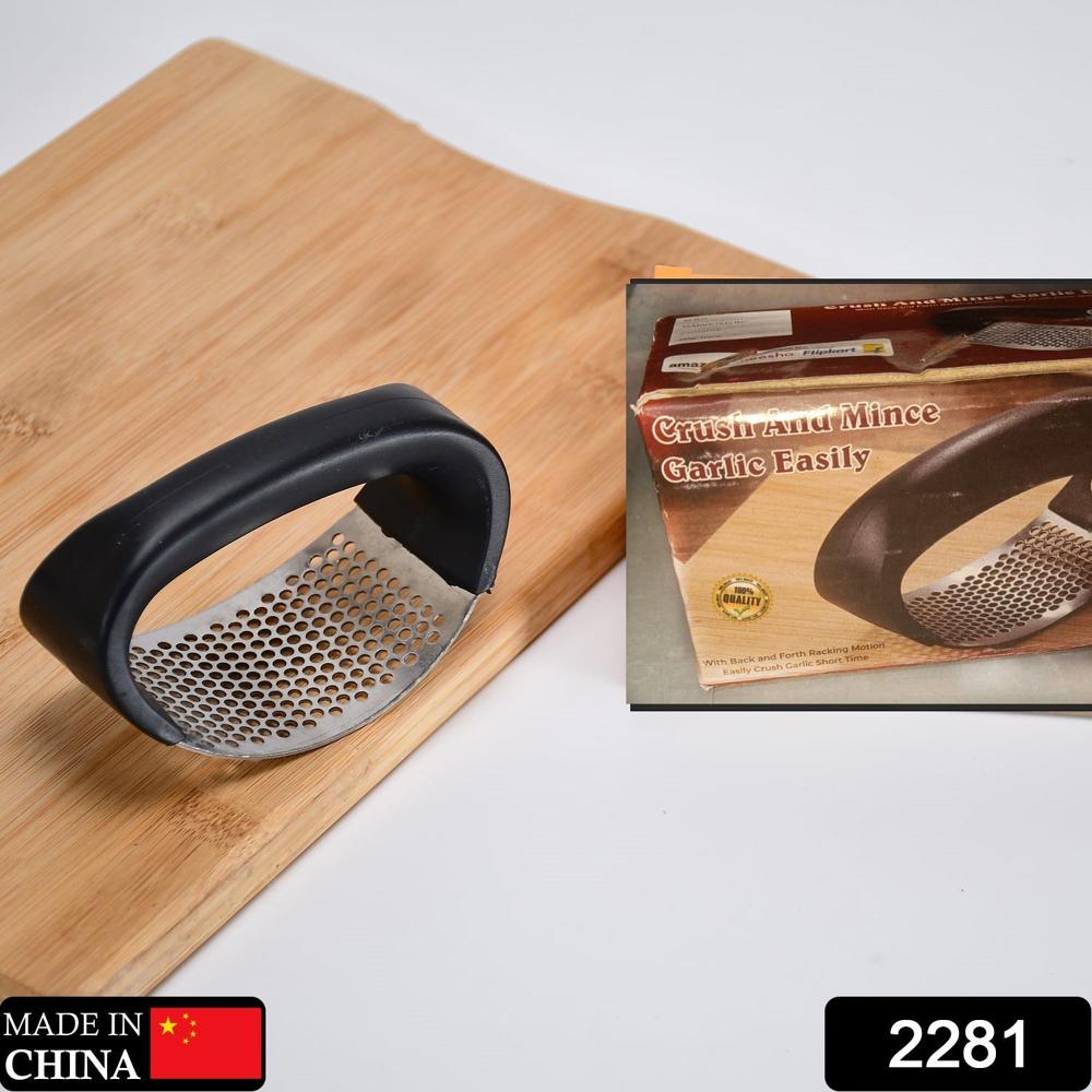 Stainless Steel Garlic Presser / Crusher (Multicolor) - Color: Home & Kitchen