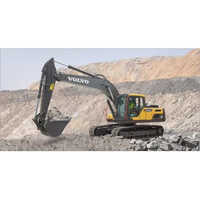 Volvo Ec220 Crawler Excavator - Arm Length: 2.5 M