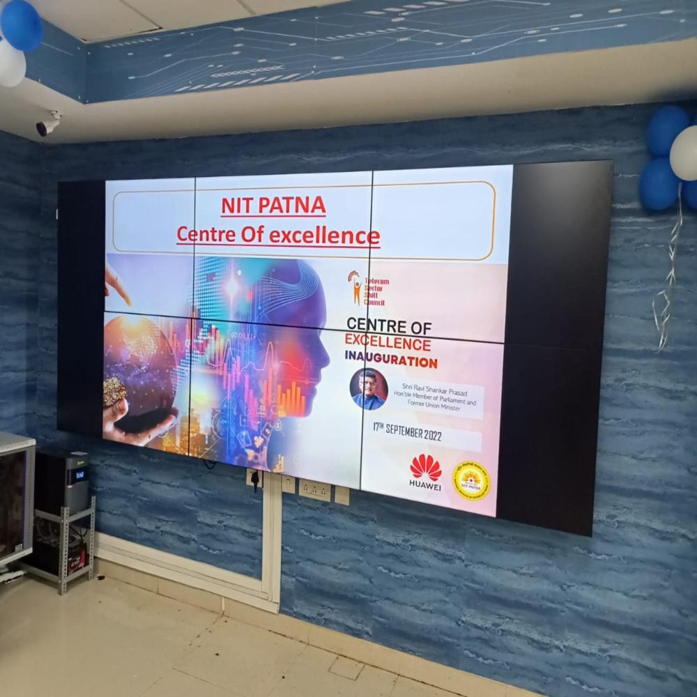 Multi-screen Display - Installation Type: Wallmounting