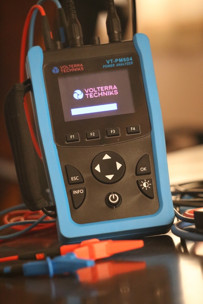 Three Phase Power Analyser VT-PM604 Handheld Portable