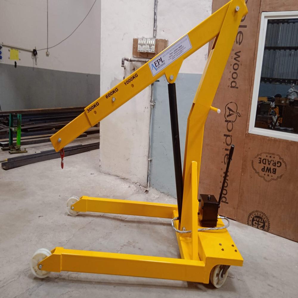 Manual Shop Floor Crane - Lifting Capacity: 2000  Kilograms (Kg)
