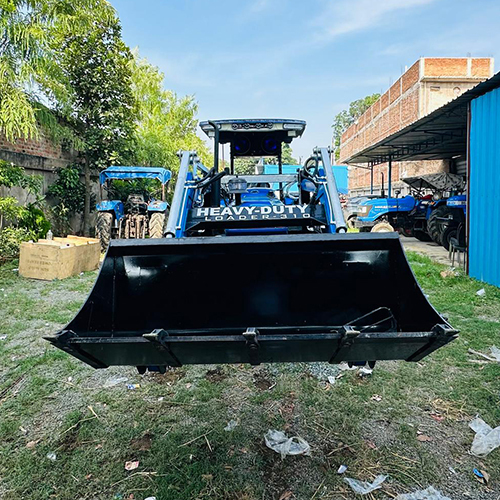 Field Master Tractor Loader - Capacity: 700kg Lift