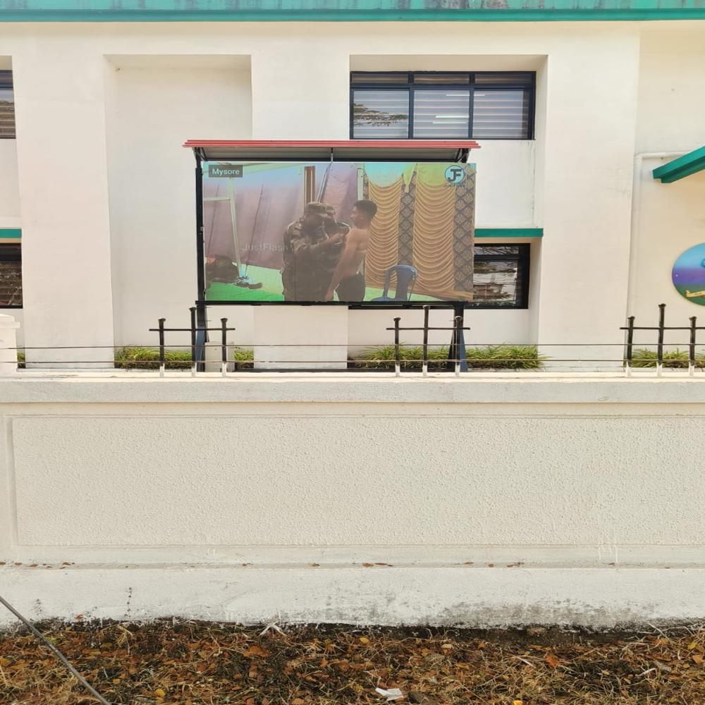 Trolley Display System - Application Areas: Corporate Offices & Boardrooms Conference & Meeting Rooms Educational Institutions & Training Centers Trade Shows & Exhibition Booths