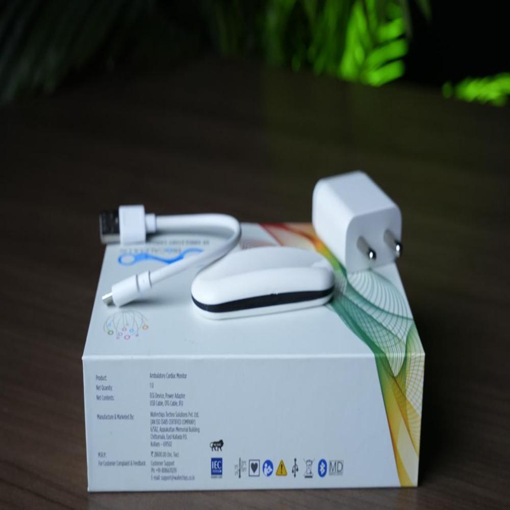 Ambulatory Ecg Monitoring 4 Days - Color Code: White With Black Accent