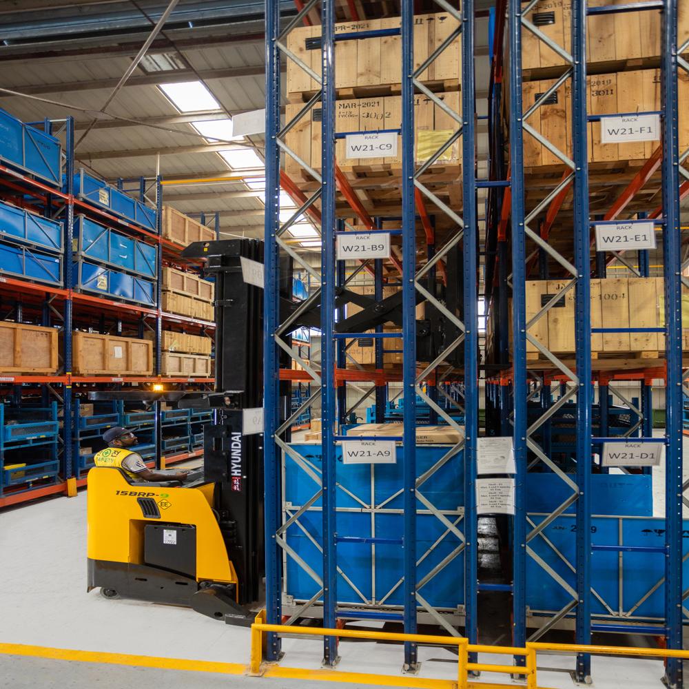 Cantilever Rack - Capacity: 3 Ton