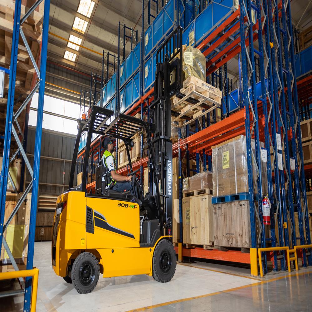 Electric Forklift - Color: Yellow