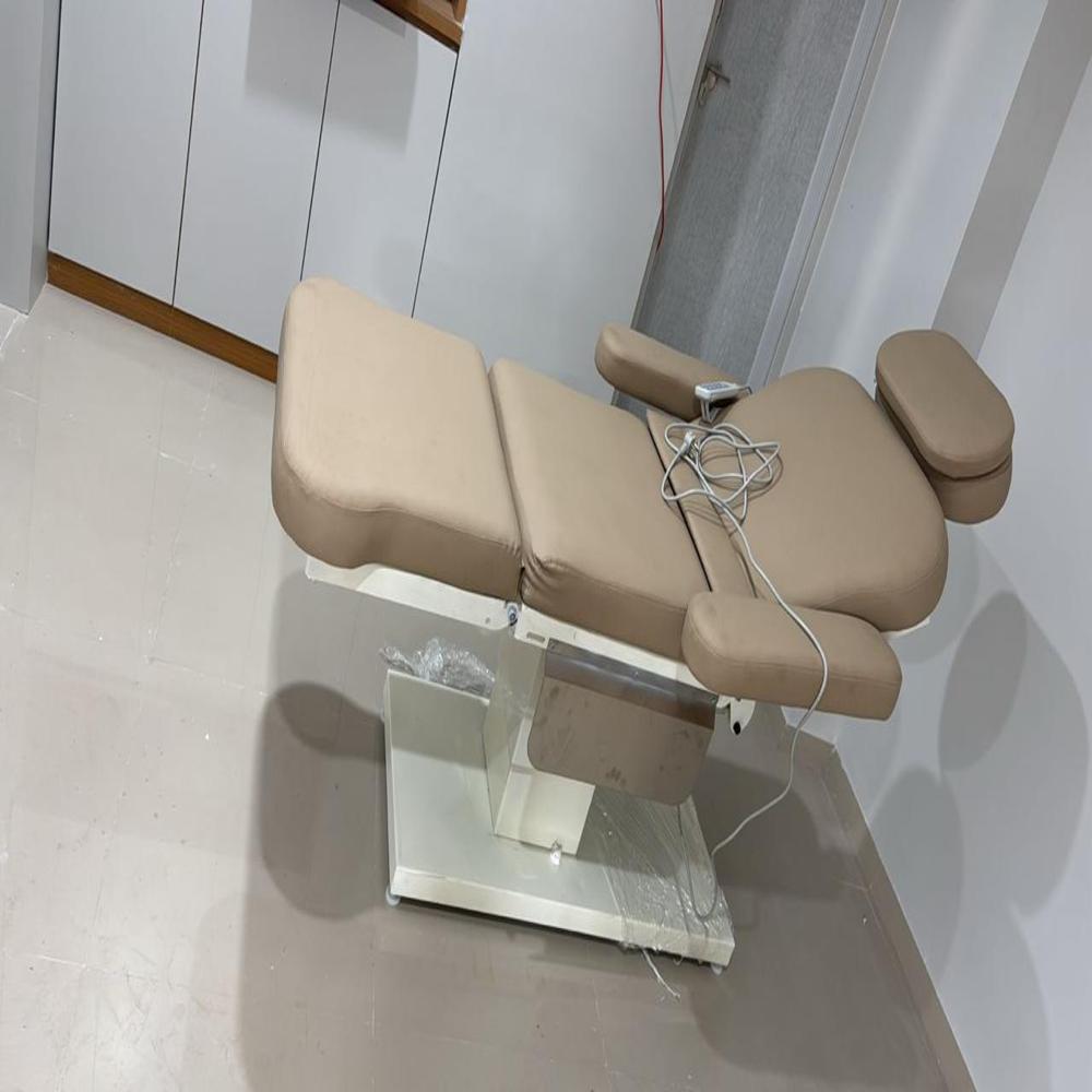 Motorised Derma Chair Leva, For Hospital, Standard