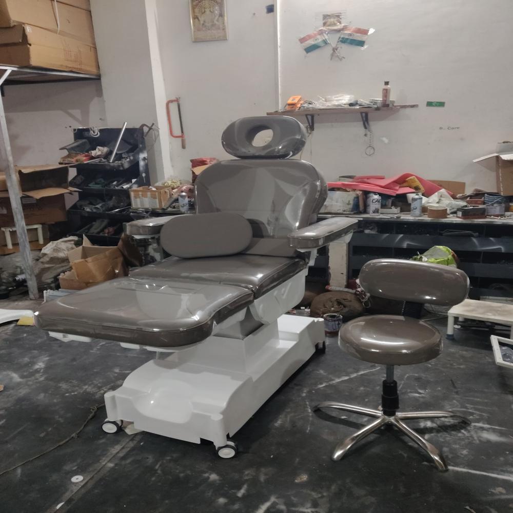 Motorised Derma Chair Leva, For Hospital, Standard